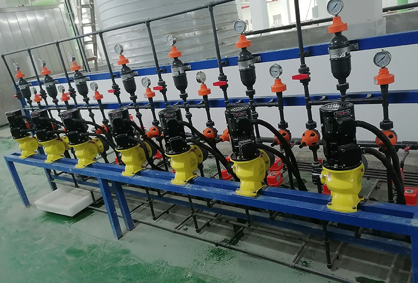 計(jì)量加藥機(jī)組