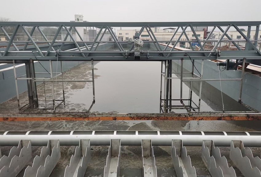 桁車式刮泥機(jī)